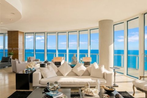Condo in Miami Beach, Florida, 3 bedrooms № 2180071 - photo 3