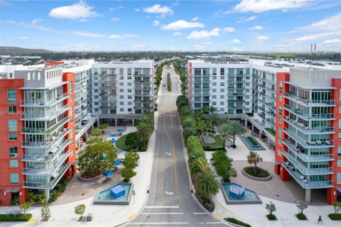 Condominio en alquiler en Doral, Florida, 1 dormitorio, 91.88 m2 № 2007859 - foto 3