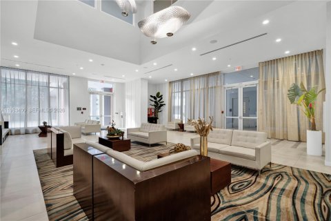 Condominio en alquiler en Doral, Florida, 1 dormitorio, 91.88 m2 № 2007859 - foto 2