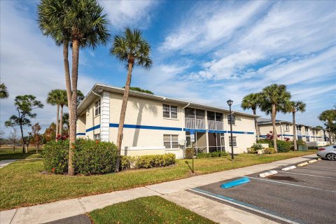 Condominio en venta en Port St. Lucie, Florida, 2 dormitorios, 72.65 m2 № 2077879 - foto 6