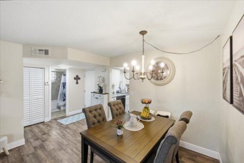 Condominio en venta en Port St. Lucie, Florida, 2 dormitorios, 72.65 m2 № 2077879 - foto 3