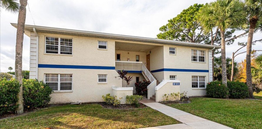 Condominio en Port St. Lucie, Florida, 2 dormitorios № 2077879