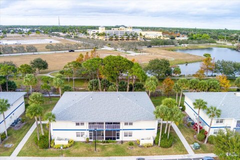 Condominio en venta en Port St. Lucie, Florida, 2 dormitorios, 72.65 m2 № 2077879 - foto 30