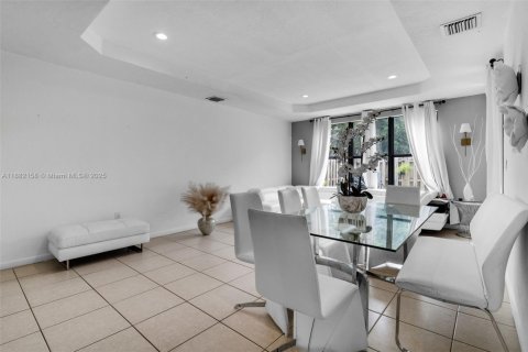 Adosado en venta en Cutler Bay, Florida, 4 dormitorios, 204.48 m2 № 1930898 - foto 6