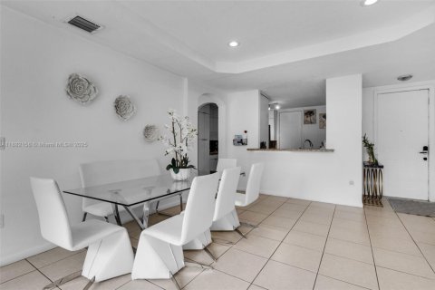 Adosado en venta en Cutler Bay, Florida, 4 dormitorios, 204.48 m2 № 1930898 - foto 10