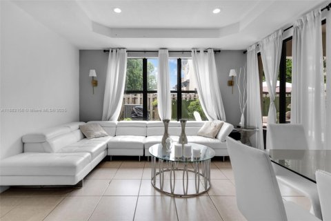 Adosado en venta en Cutler Bay, Florida, 4 dormitorios, 204.48 m2 № 1930898 - foto 7