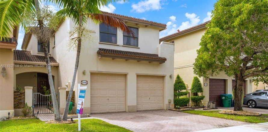 Adosado en Cutler Bay, Florida 4 dormitorios, 204.48 m2 № 1930898