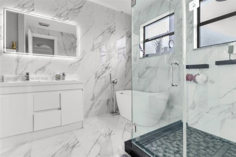 Adosado en venta en Cutler Bay, Florida, 4 dormitorios, 204.48 m2 № 1930898 - foto 24