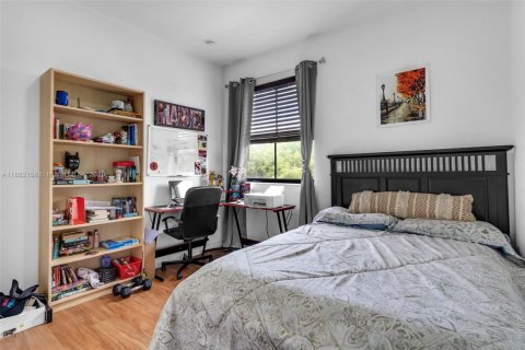 Adosado en venta en Cutler Bay, Florida, 4 dormitorios, 204.48 m2 № 1930898 - foto 30