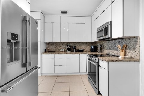 Adosado en venta en Cutler Bay, Florida, 4 dormitorios, 204.48 m2 № 1930898 - foto 12