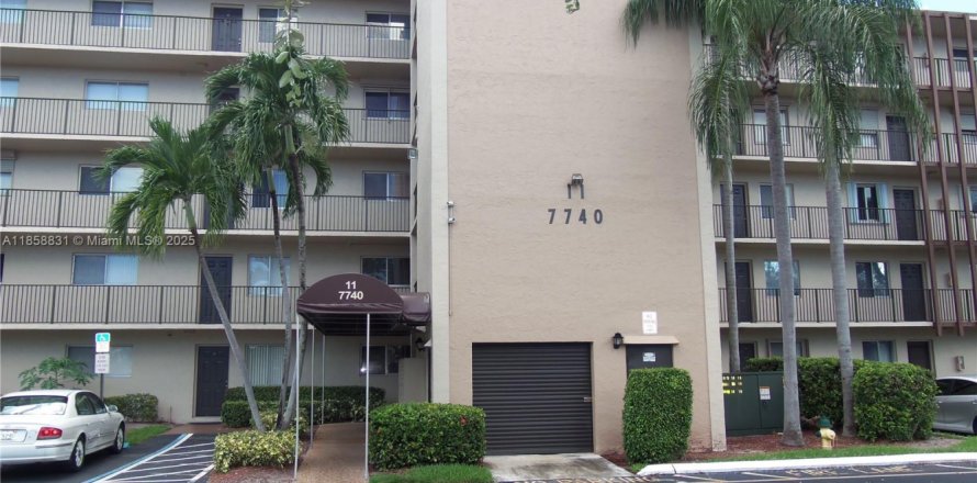 Condo in Lauderhill, Florida, 2 bedrooms  № 1888310