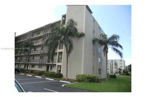 Condo in Lauderhill, Florida, 2 bedrooms  № 1888310 - photo 21