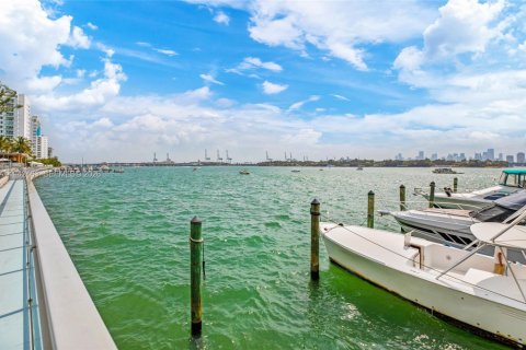 Condominio en venta en Miami Beach, Florida, 1 dormitorio, 77.76 m2 № 2170068 - foto 18