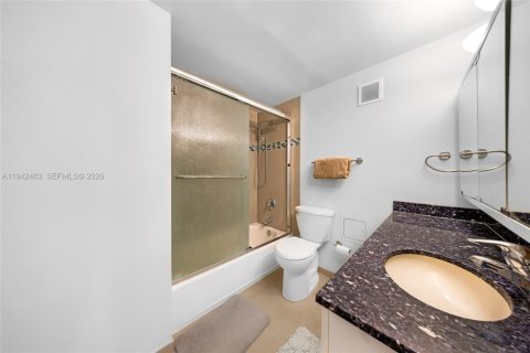 Condominio en venta en Miami Beach, Florida, 1 dormitorio, 77.76 m2 № 2170068 - foto 28