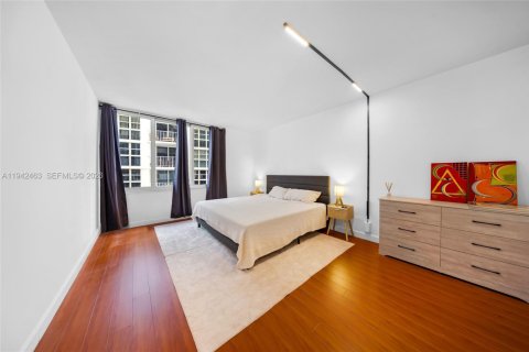 Condominio en venta en Miami Beach, Florida, 1 dormitorio, 77.76 m2 № 2170068 - foto 7