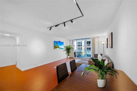Condominio en venta en Miami Beach, Florida, 1 dormitorio, 77.76 m2 № 2170068 - foto 3