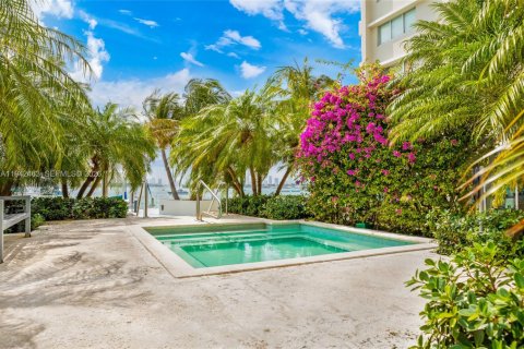 Condominio en venta en Miami Beach, Florida, 1 dormitorio, 77.76 m2 № 2170068 - foto 11