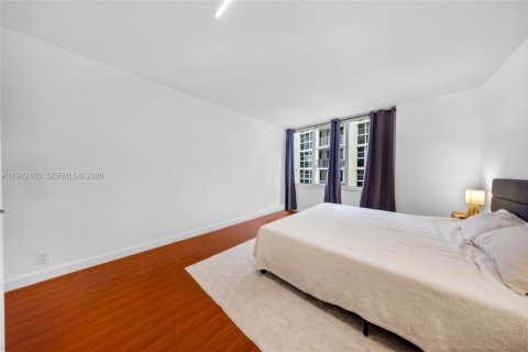 Condominio en venta en Miami Beach, Florida, 1 dormitorio, 77.76 m2 № 2170068 - foto 6