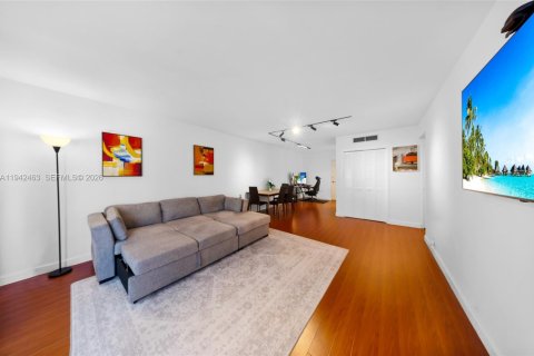 Condominio en venta en Miami Beach, Florida, 1 dormitorio, 77.76 m2 № 2170068 - foto 15