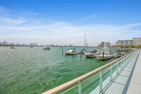 Condominio en venta en Miami Beach, Florida, 1 dormitorio, 77.76 m2 № 2170068 - foto 12