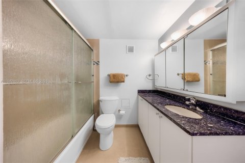 Condominio en venta en Miami Beach, Florida, 1 dormitorio, 77.76 m2 № 2170068 - foto 29