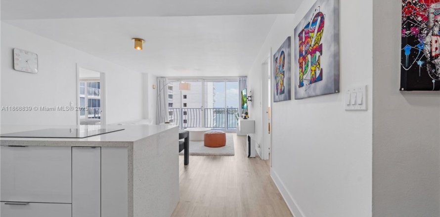 Condo à North Bay Village, Floride, 2 chambres  № 1925779