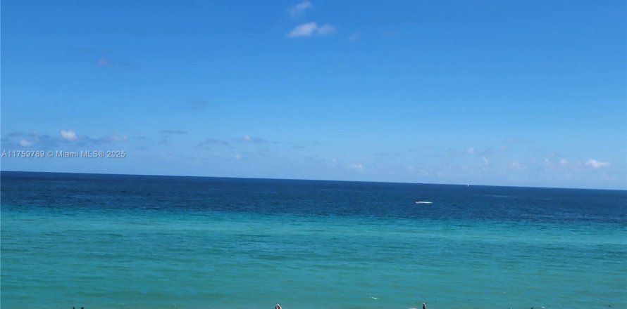 Condo à Hollywood, Floride, 2 chambres № 1505594