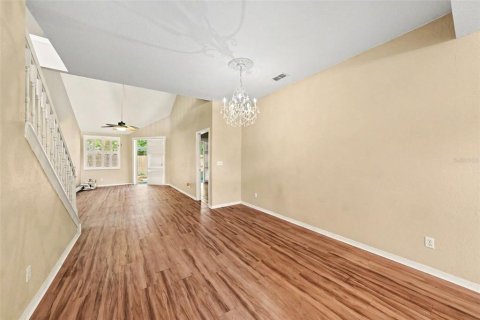 Townhouse in Largo, Florida 3 bedrooms, 166.48 sq.m. № 2210073 - photo 8