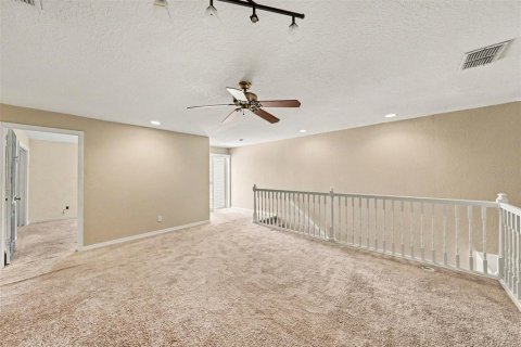 Townhouse in Largo, Florida 3 bedrooms, 166.48 sq.m. № 2210073 - photo 13