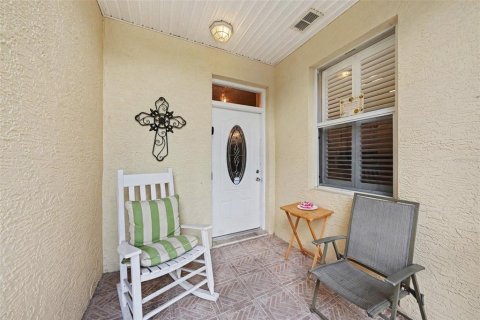 Townhouse in Largo, Florida 3 bedrooms, 166.48 sq.m. № 2210073 - photo 3