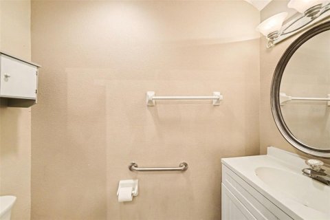 Townhouse in Largo, Florida 3 bedrooms, 166.48 sq.m. № 2210073 - photo 15