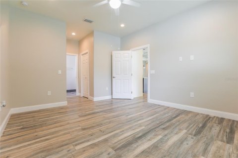 Villa ou maison à louer à North Port, Floride: 3 chambres, 146.51 m2 № 2112956 - photo 10