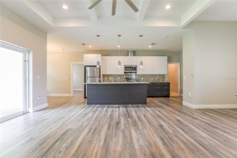 Villa ou maison à louer à North Port, Floride: 3 chambres, 146.51 m2 № 2112956 - photo 3