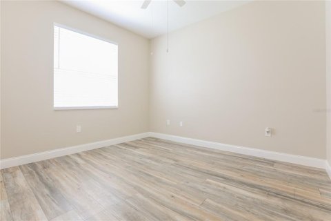 Villa ou maison à louer à North Port, Floride: 3 chambres, 146.51 m2 № 2112956 - photo 8
