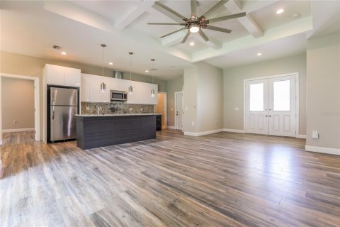 Villa ou maison à louer à North Port, Floride: 3 chambres, 146.51 m2 № 2112956 - photo 2