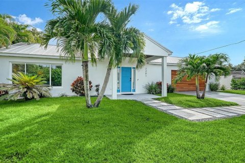 Casa en venta en Sarasota, Florida, 4 dormitorios, 210.61 m2 № 2433326 - foto 3
