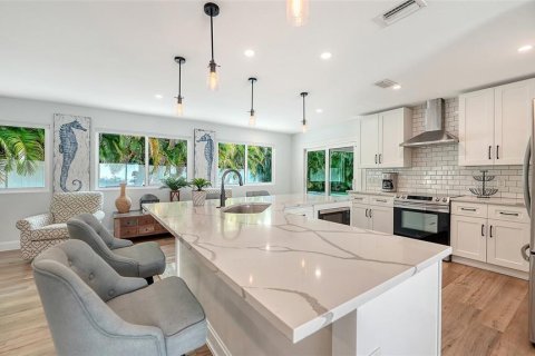 Casa en venta en Sarasota, Florida, 4 dormitorios, 210.61 m2 № 2433326 - foto 18