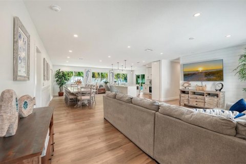 Casa en venta en Sarasota, Florida, 4 dormitorios, 210.61 m2 № 2433326 - foto 8