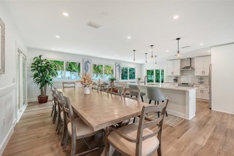 Casa en venta en Sarasota, Florida, 4 dormitorios, 210.61 m2 № 2433326 - foto 12