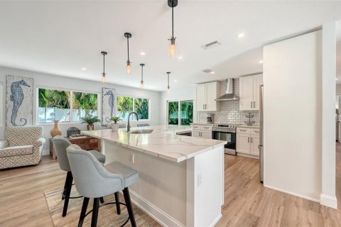 Casa en venta en Sarasota, Florida, 4 dormitorios, 210.61 m2 № 2433326 - foto 17