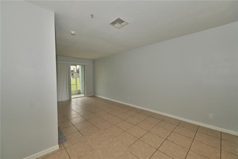Townhouse in Orlando, Florida 3 bedrooms, 151.9 sq.m. № 2400301 - photo 15