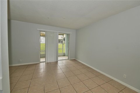 Townhouse in Orlando, Florida 3 bedrooms, 151.9 sq.m. № 2400301 - photo 16