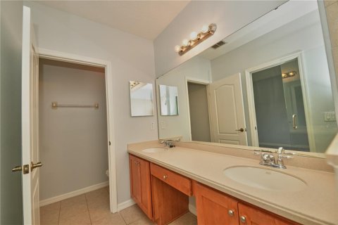 Townhouse in Orlando, Florida 3 bedrooms, 151.9 sq.m. № 2400301 - photo 25