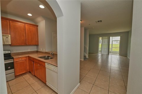 Townhouse in Orlando, Florida 3 bedrooms, 151.9 sq.m. № 2400301 - photo 3