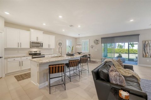 House in Bradenton, Florida 4 bedrooms, 189.99 sq.m. № 1573594 - photo 9