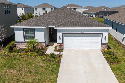 House in Bradenton, Florida 4 bedrooms, 189.99 sq.m. № 1573594 - photo 1
