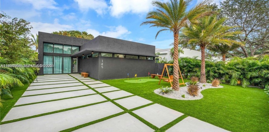 Дом в Майами, Флорида 5 спален, 209.03м2 № 1988063