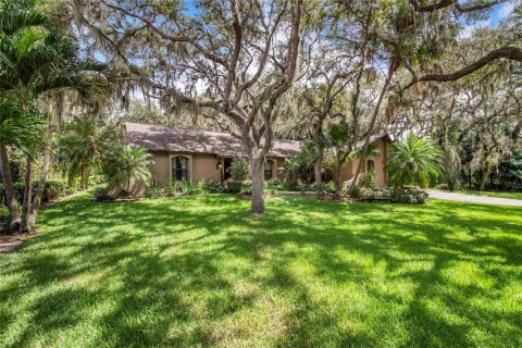 House in Babson Park, Florida 3 bedrooms, 237.74 sq.m. № 1873735 - photo 1