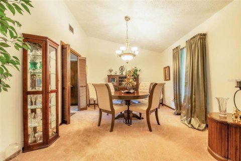 House in Babson Park, Florida 3 bedrooms, 237.74 sq.m. № 1873735 - photo 6