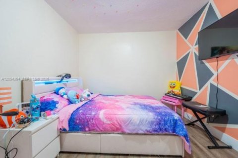 Купить виллу или дом в Майами, Флорида 4 спальни, 189.99м2, № 2068565 - фото 21